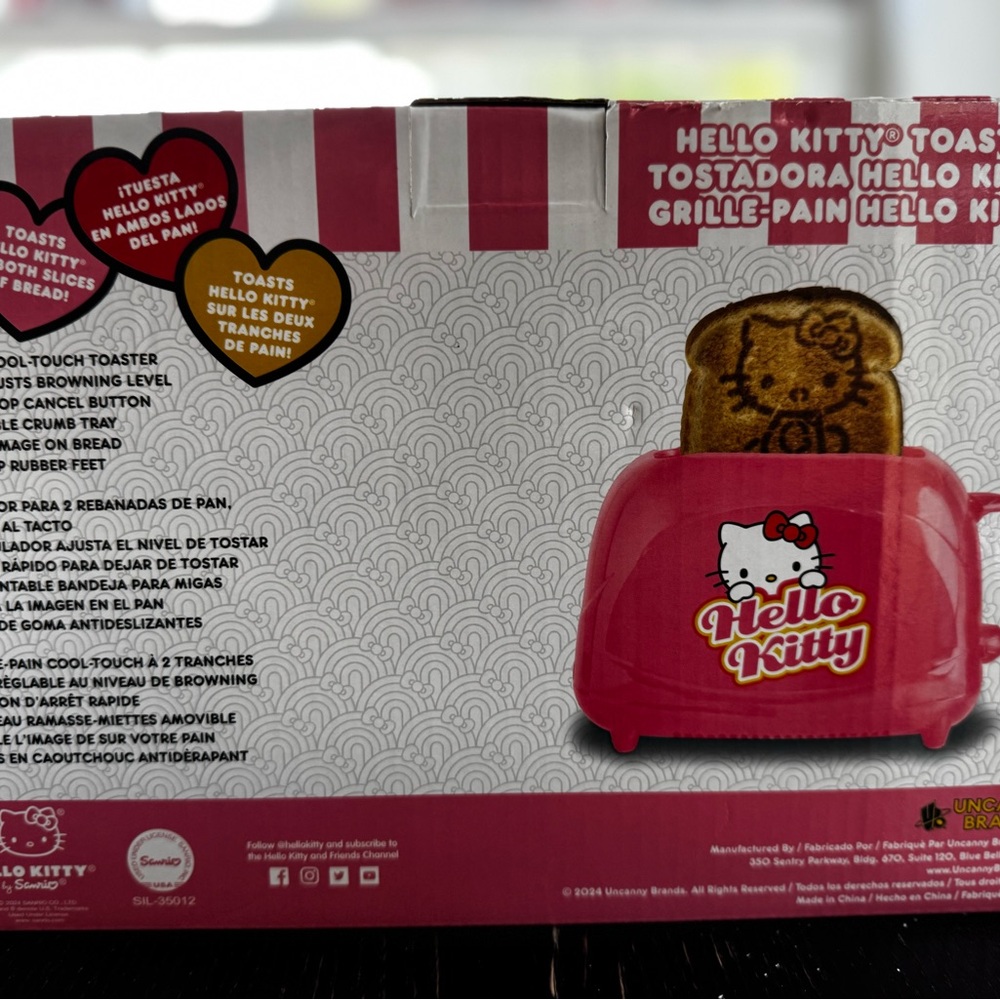 Hello Kitty Pink Toaster - Picture 2 of 3